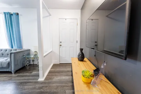 18 Silverdale Crescent, ON N5Z 4A4