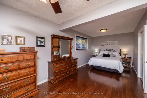 242 6th Avenue, ON N4K 2T3