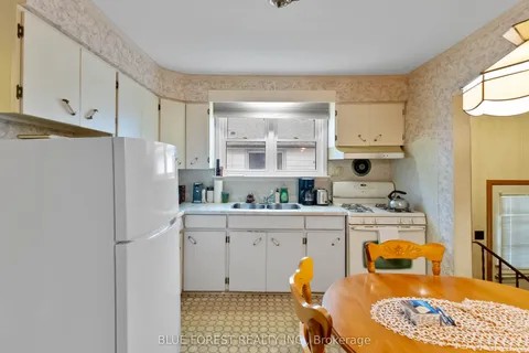 266 Giles Street, ON N5Z 2W3