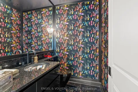 151 Winding Way, ON K2C 3H1