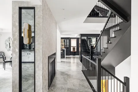 151 Winding Way, ON K2C 3H1