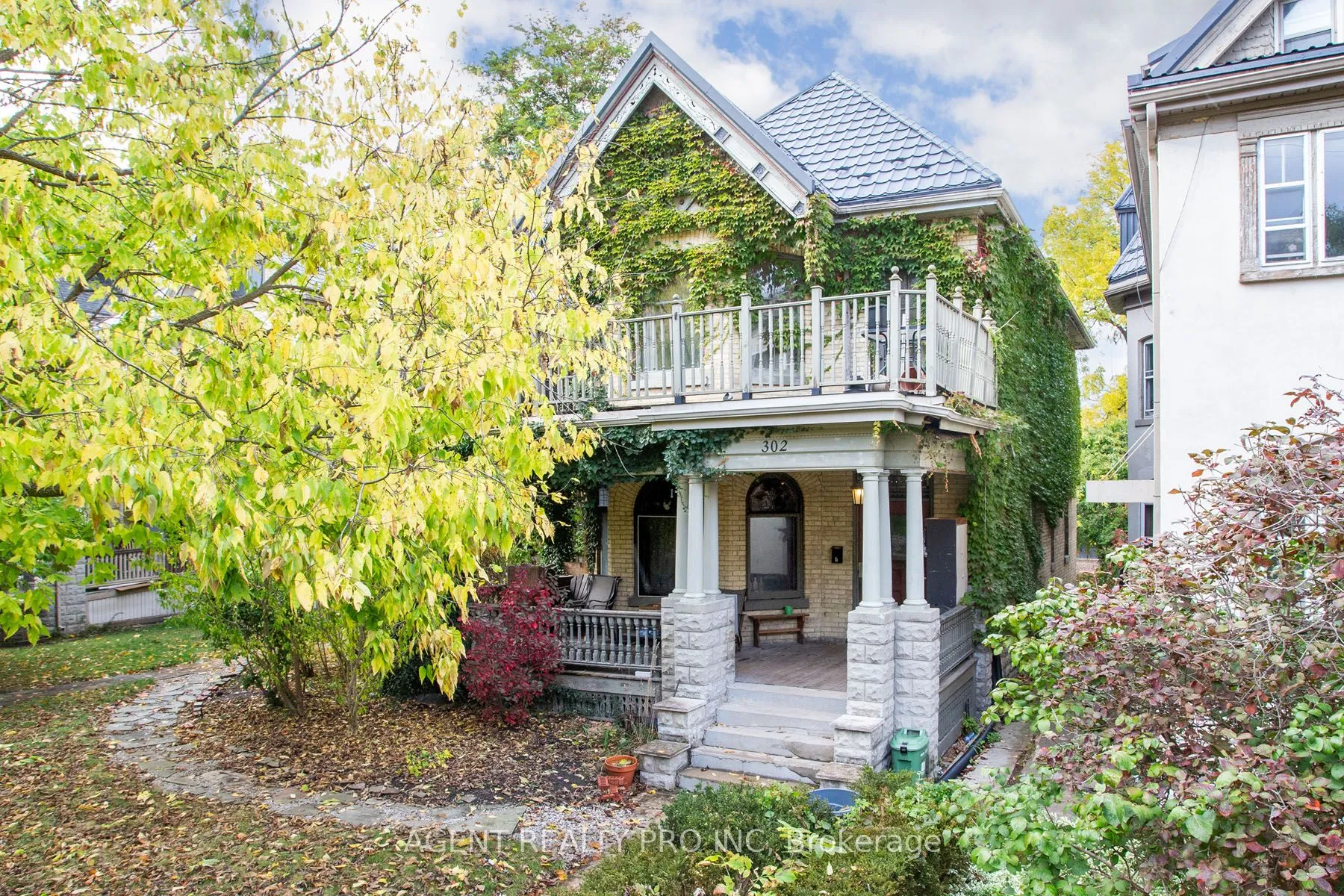 302 central Avenue, ON N6B 2C8