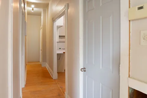 302 central Avenue, ON N6B 2C8