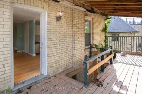 302 central Avenue, ON N6B 2C8