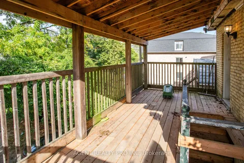 302 central Avenue, ON N6B 2C8