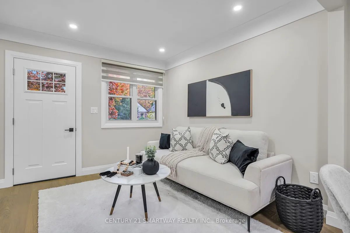 141 Boullee Street, ON N5Y 1T8