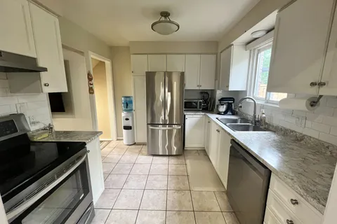 39 Elma Street, ON L2N 6Z2