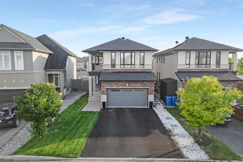 327 BALLINVILLE Circle, ON K4M 0E2