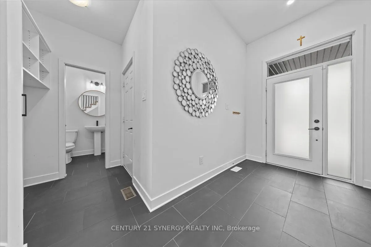 92 Longworth Avenue, ON K1T 0S7