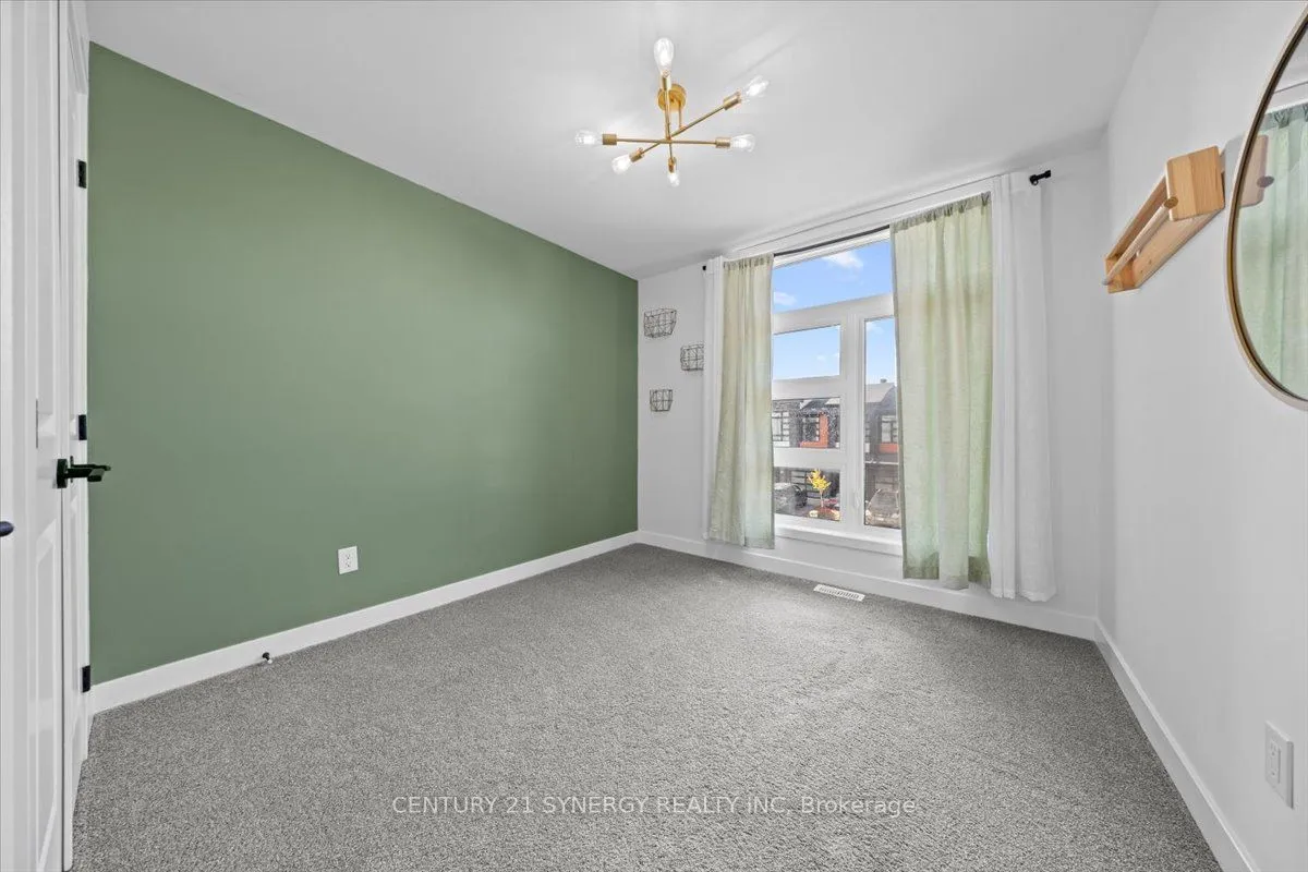 92 Longworth Avenue, ON K1T 0S7