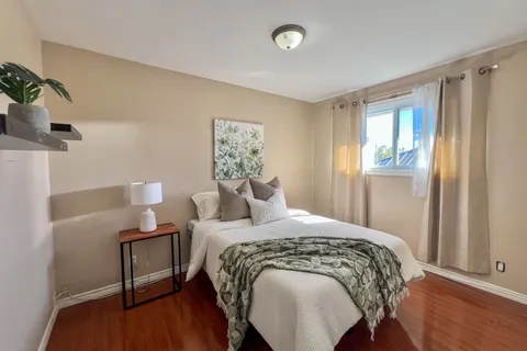 157 Singleton Drive, ON K8N 5H4