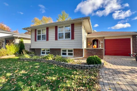 157 Singleton Drive, ON K8N 5H4