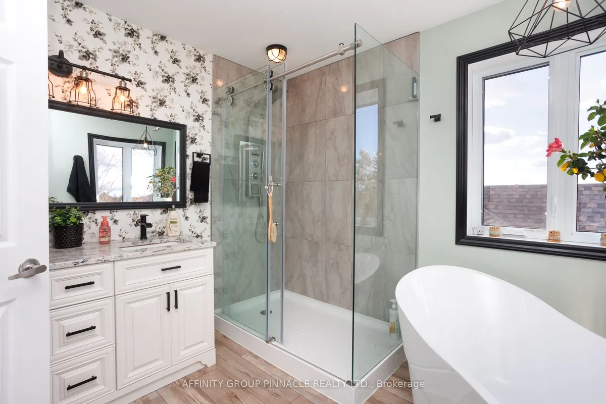 20 Ellis Crescent, ON K9V 0A5