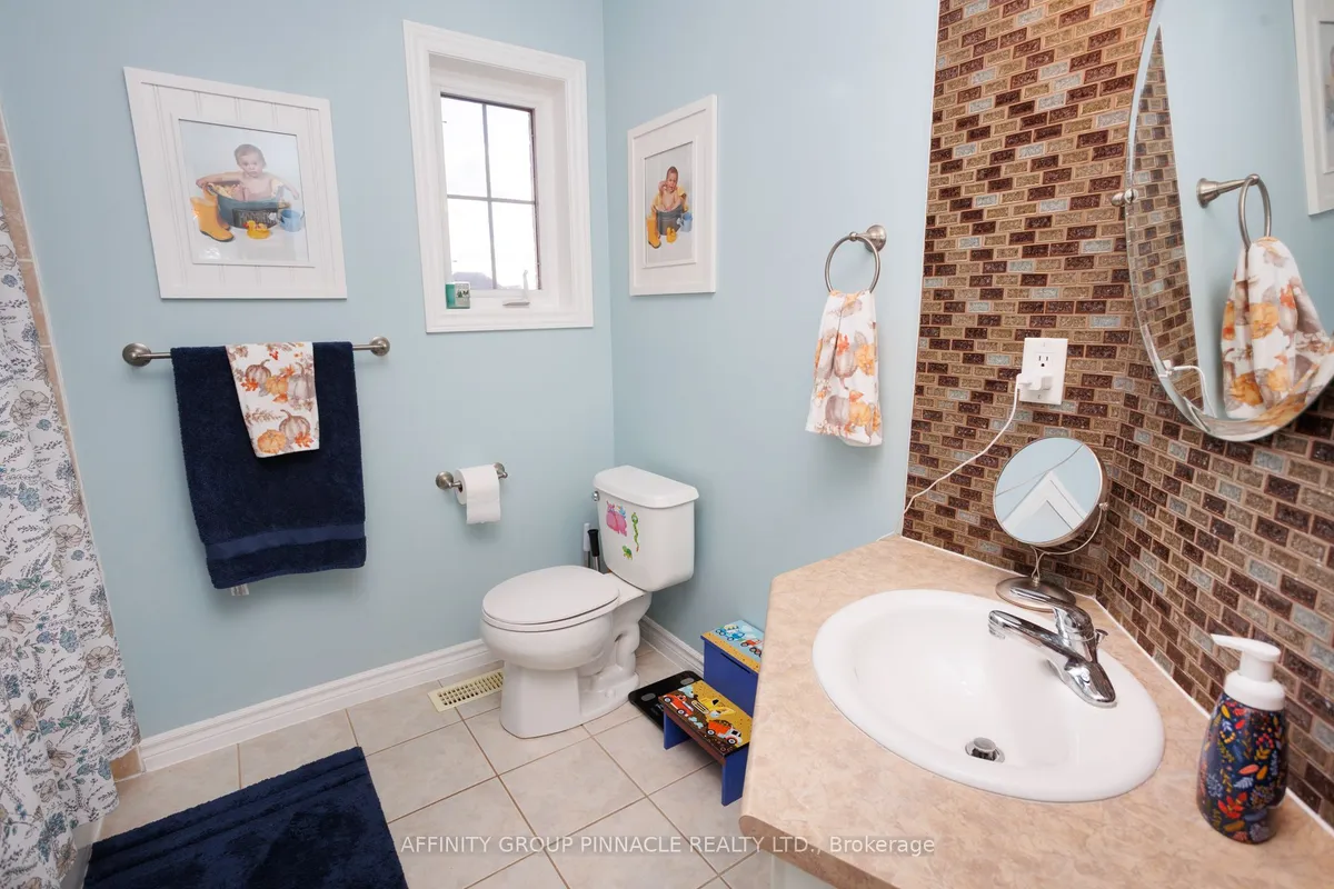 20 Ellis Crescent, ON K9V 0A5