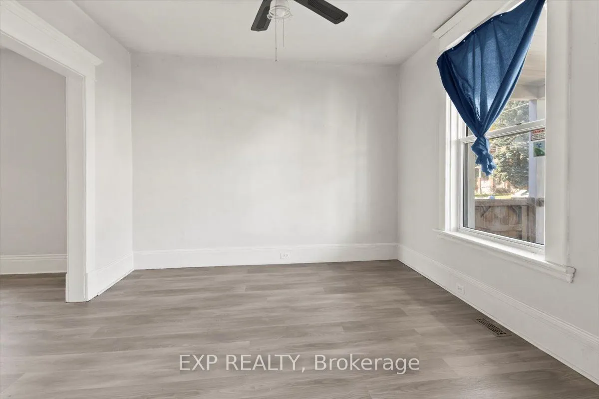 650 Armour Road, ON K9H 1Z4