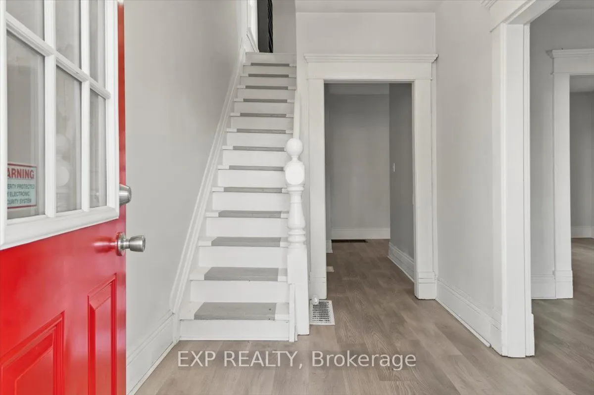 650 Armour Road, ON K9H 1Z4