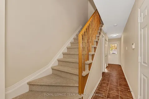 90 Edenvale Drive, ON K2K 3N8