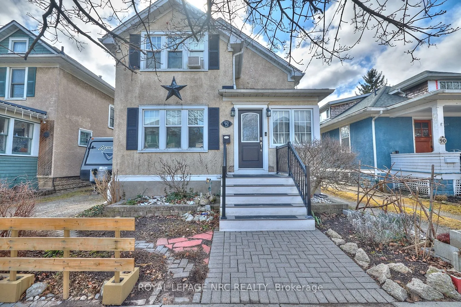 92 Dufferin Street, ON L2R 1Z8