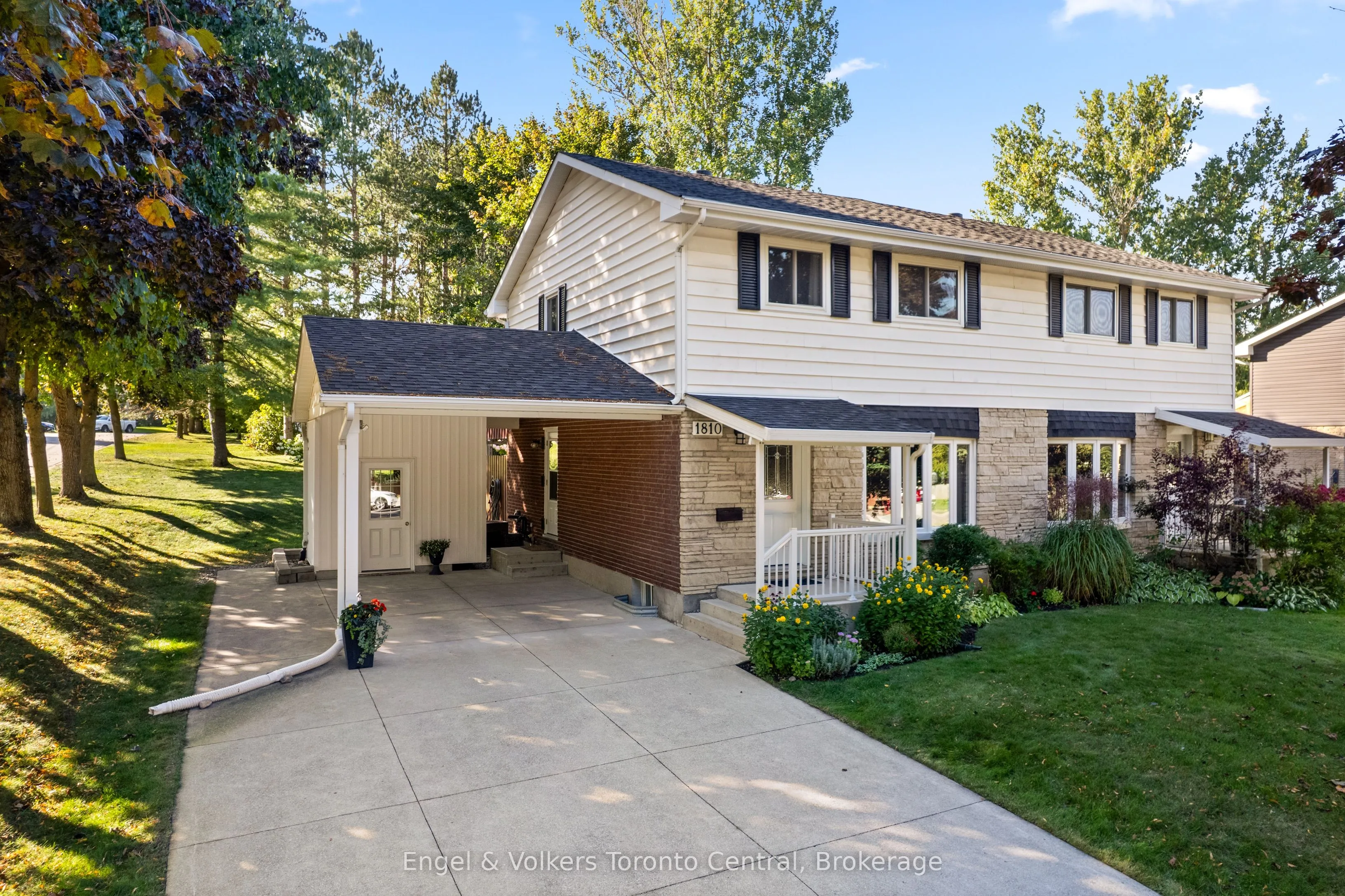 1810 6th Avenue, ON N4K 5H9