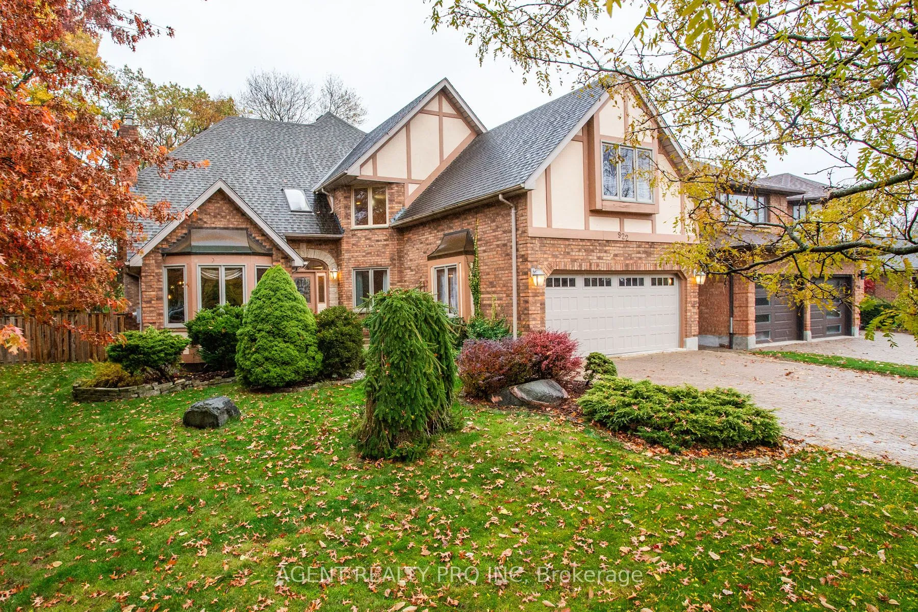 922 Country Club Crescent, ON N6C 5R5