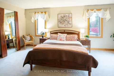 922 Country Club Crescent, ON N6C 5R5