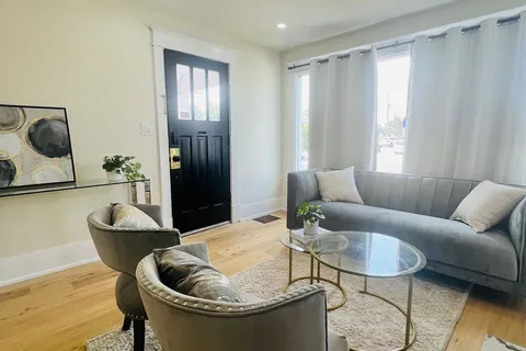 346 Wharncliffe Road, ON N6J 2L8