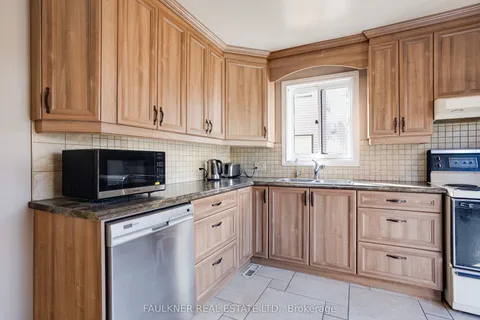 1807 Brousseau Crescent, ON K1C 2Y5