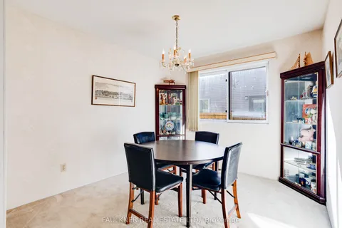 1807 Brousseau Crescent, ON K1C 2Y5