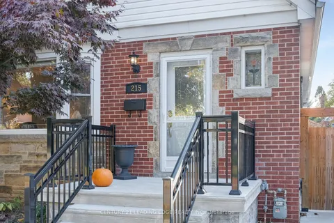 215 Wexford Avenue, ON L8K 2P1