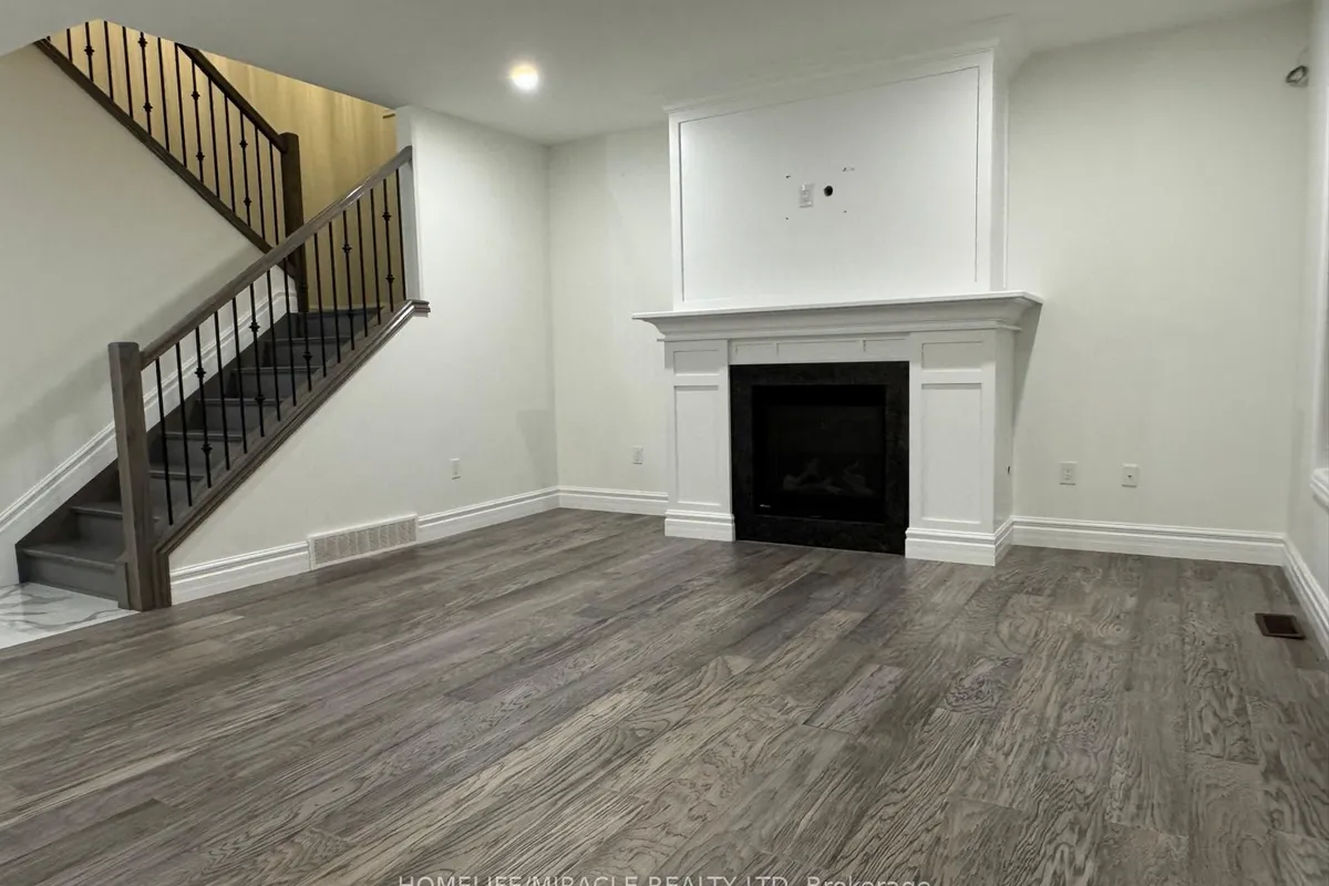 219 Cowan Court, ON N9V 0G9