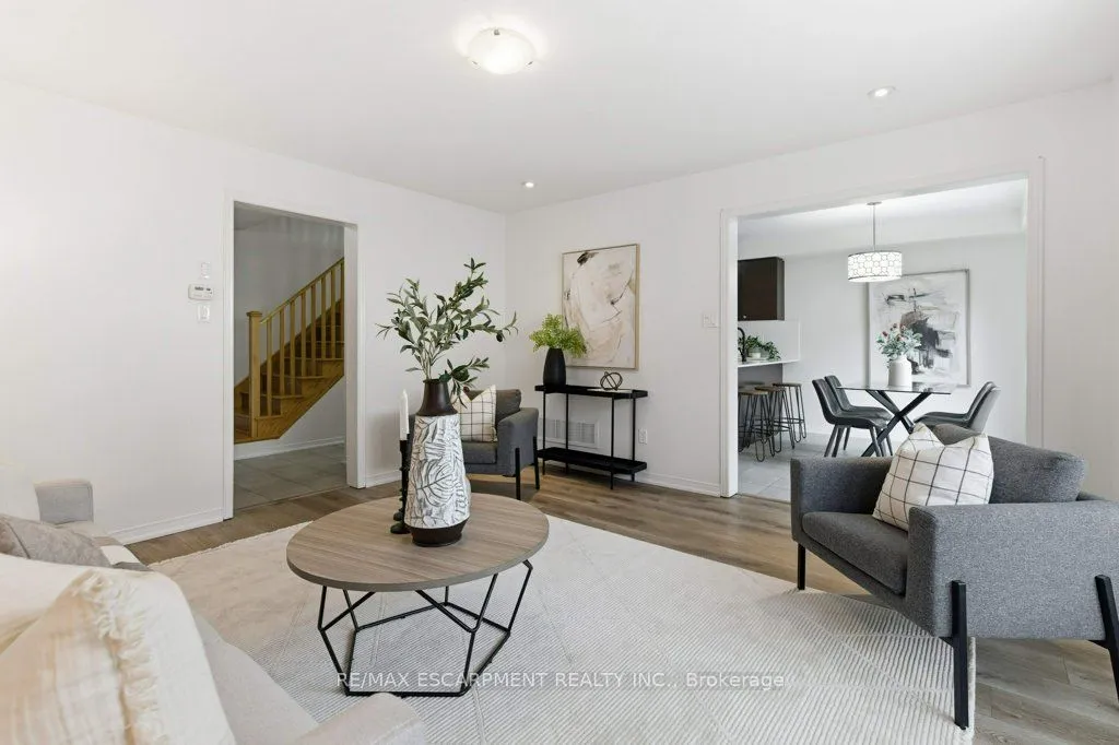 113 Thornlodge Drive, ON L8B 0N4