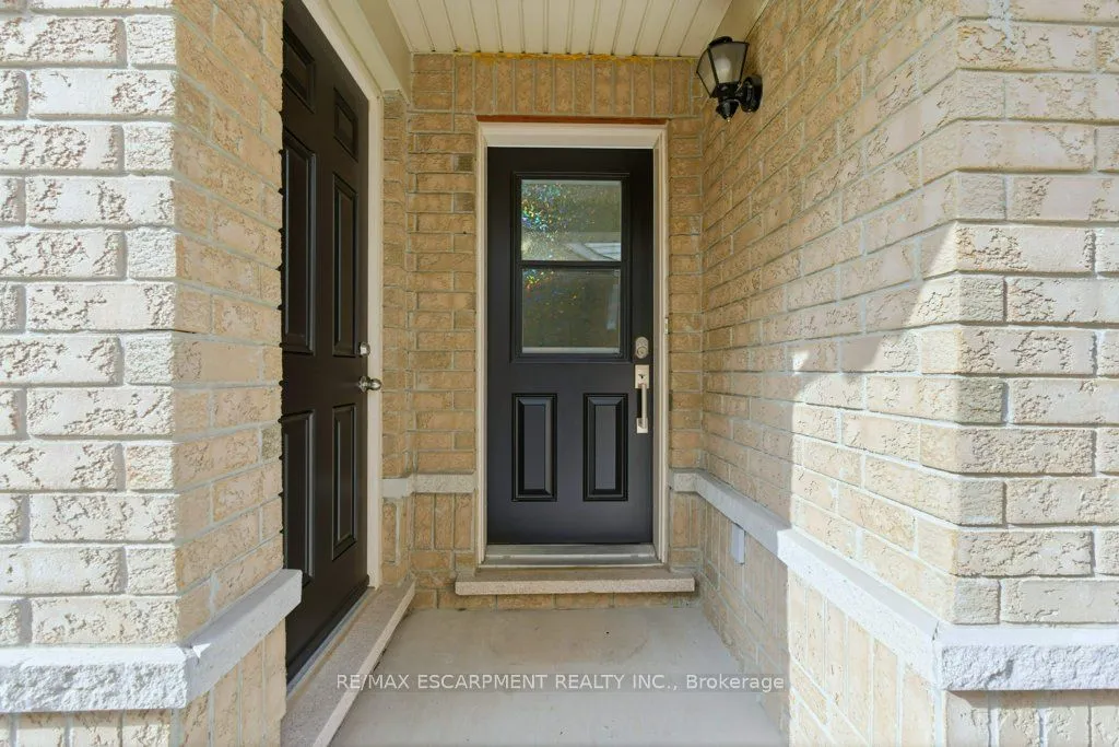 113 Thornlodge Drive, ON L8B 0N4