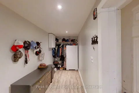 24 QUEEN Street, ON N0H 1P0