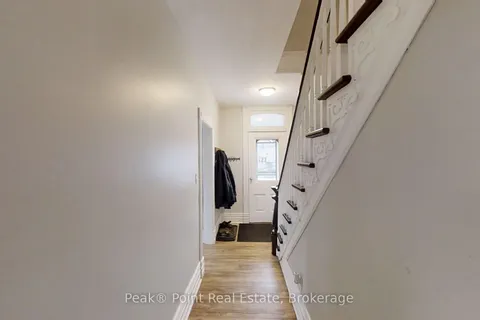 24 QUEEN Street, ON N0H 1P0