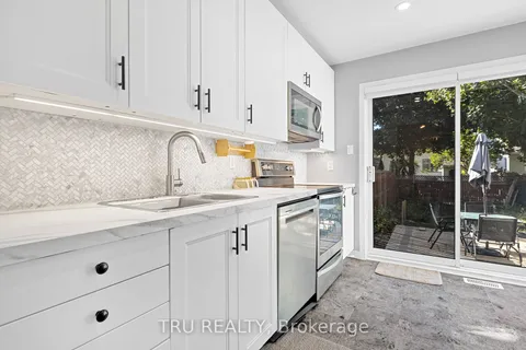 244 Stoneway Drive, ON K2G 6A8