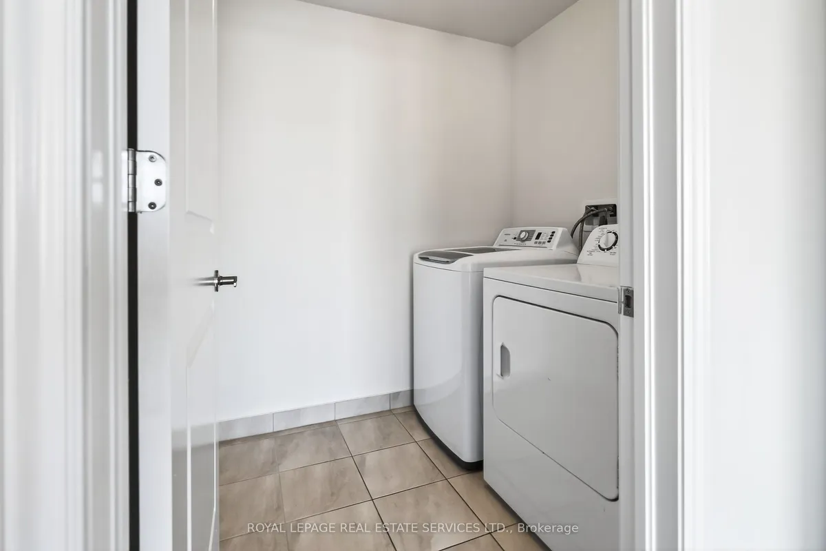 13 Canoe Lane, ON L8K 0A3