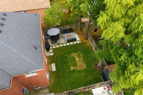 92 Glenmeadow Crescent, ON L8E 6C2