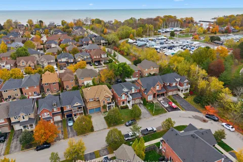 92 Glenmeadow Crescent, ON L8E 6C2