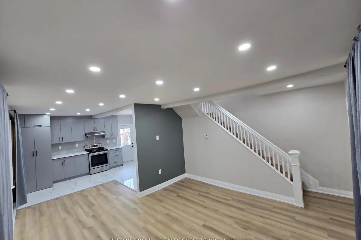 140 Napier Street, ON N7T 6E6