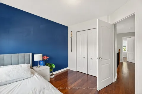 22 New Deighton Crescent, ON K2G 6H6