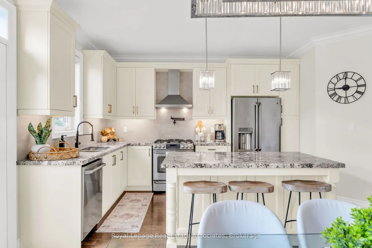 17 Mitchell Crescent, ON L9W 6W6