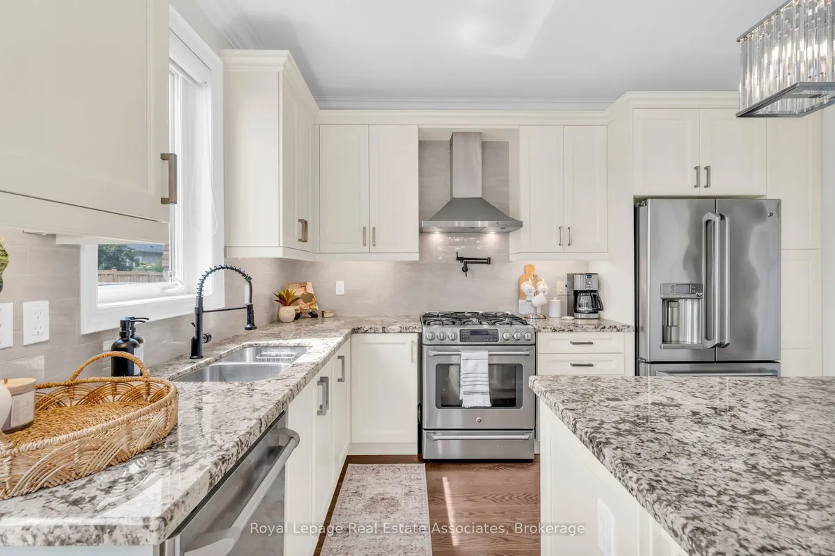 17 Mitchell Crescent, ON L9W 6W6