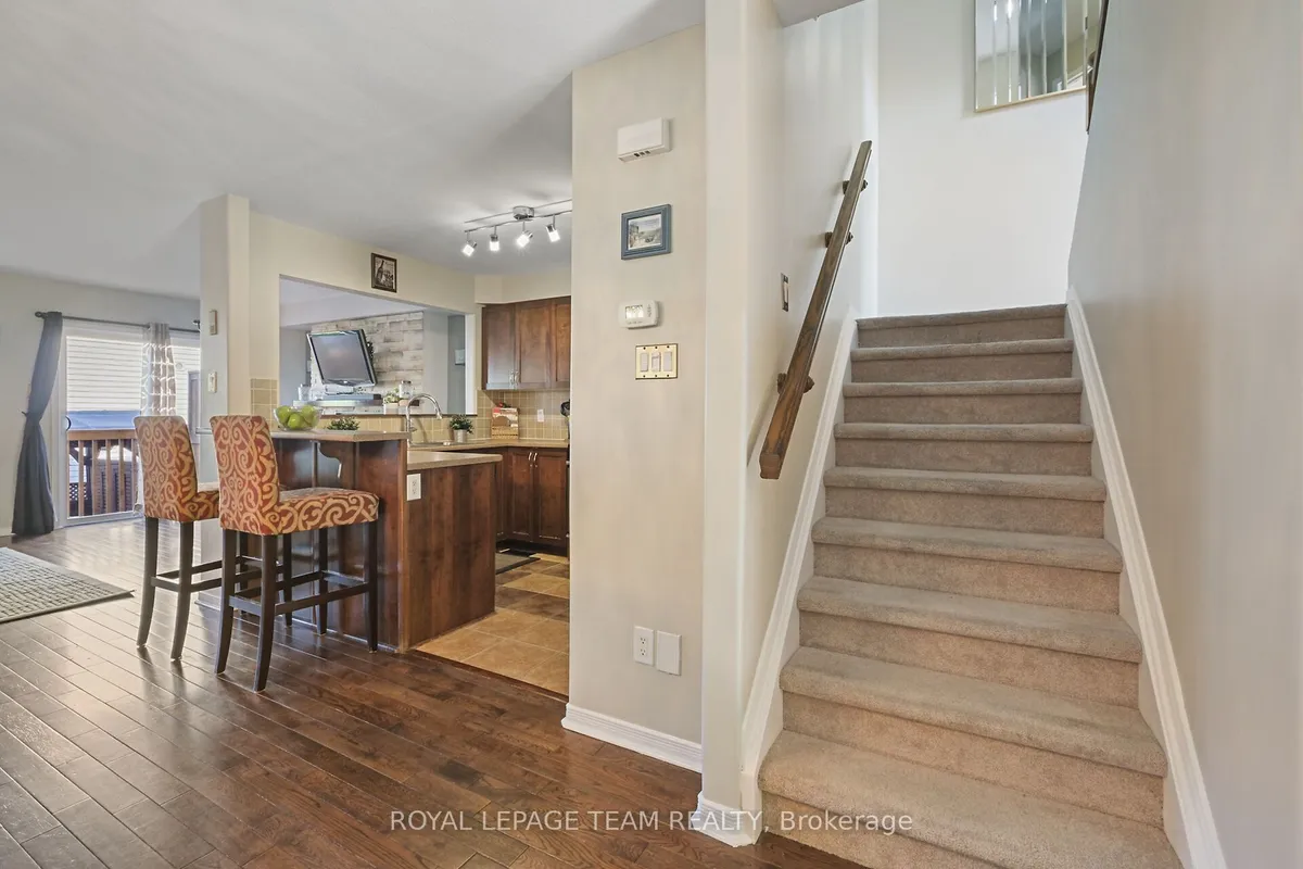 215 Parkrose Private, ON K4A 0N8