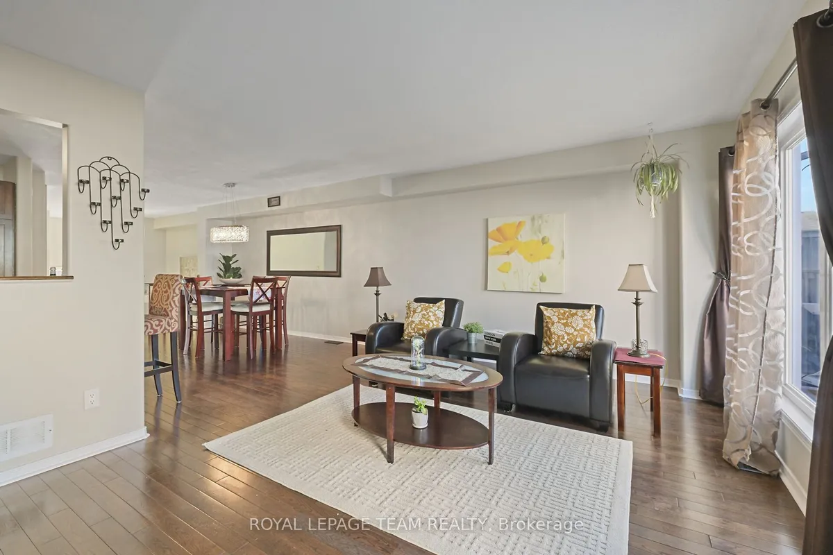 215 Parkrose Private, ON K4A 0N8