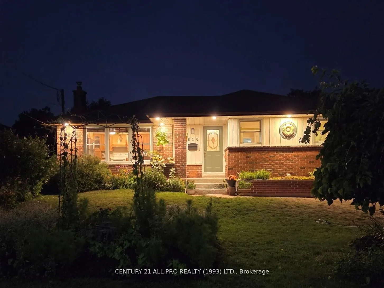 610 Norma Street, ON K9A 2T8