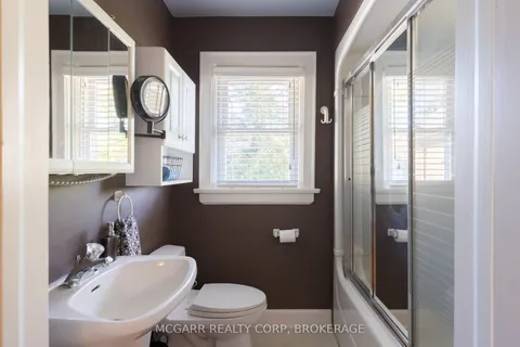 62 Hillcrest Avenue, ON L2R 4Y1