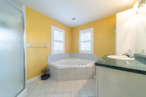 7955 HARVEST Crescent, ON L2H 3G7