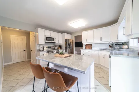 7955 HARVEST Crescent, ON L2H 3G7