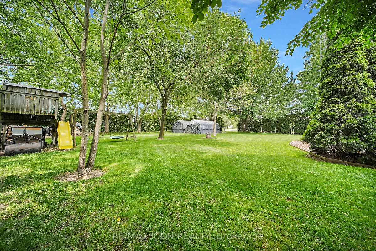 21 Lunn Lane, ON N0L 2M0