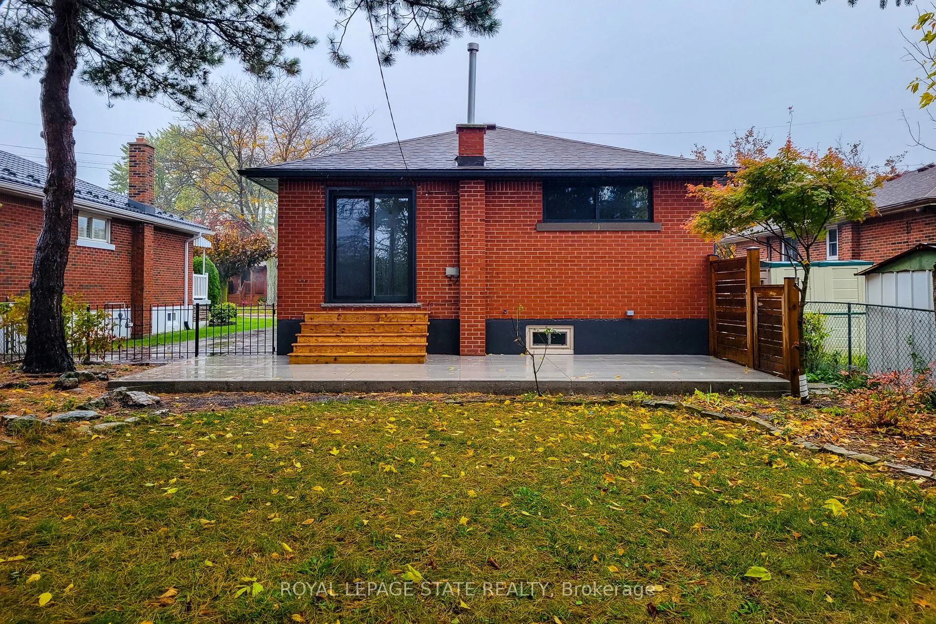 53 Winchester Boulevard, ON L8T 2M7
